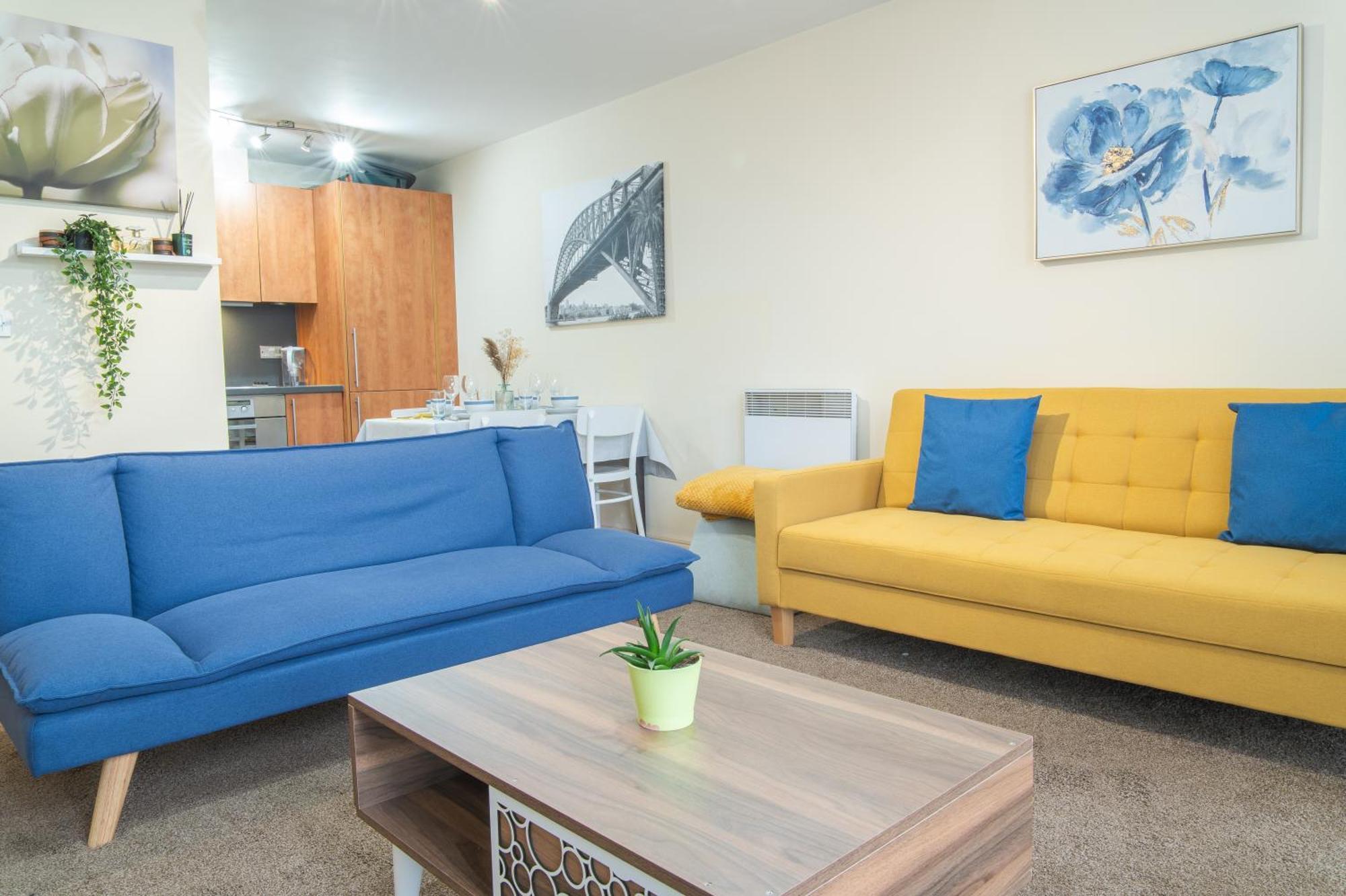 Stay In Our Stylish Flat! & Secure Building & Sleeps Up To 4 Birmingham Bagian luar foto