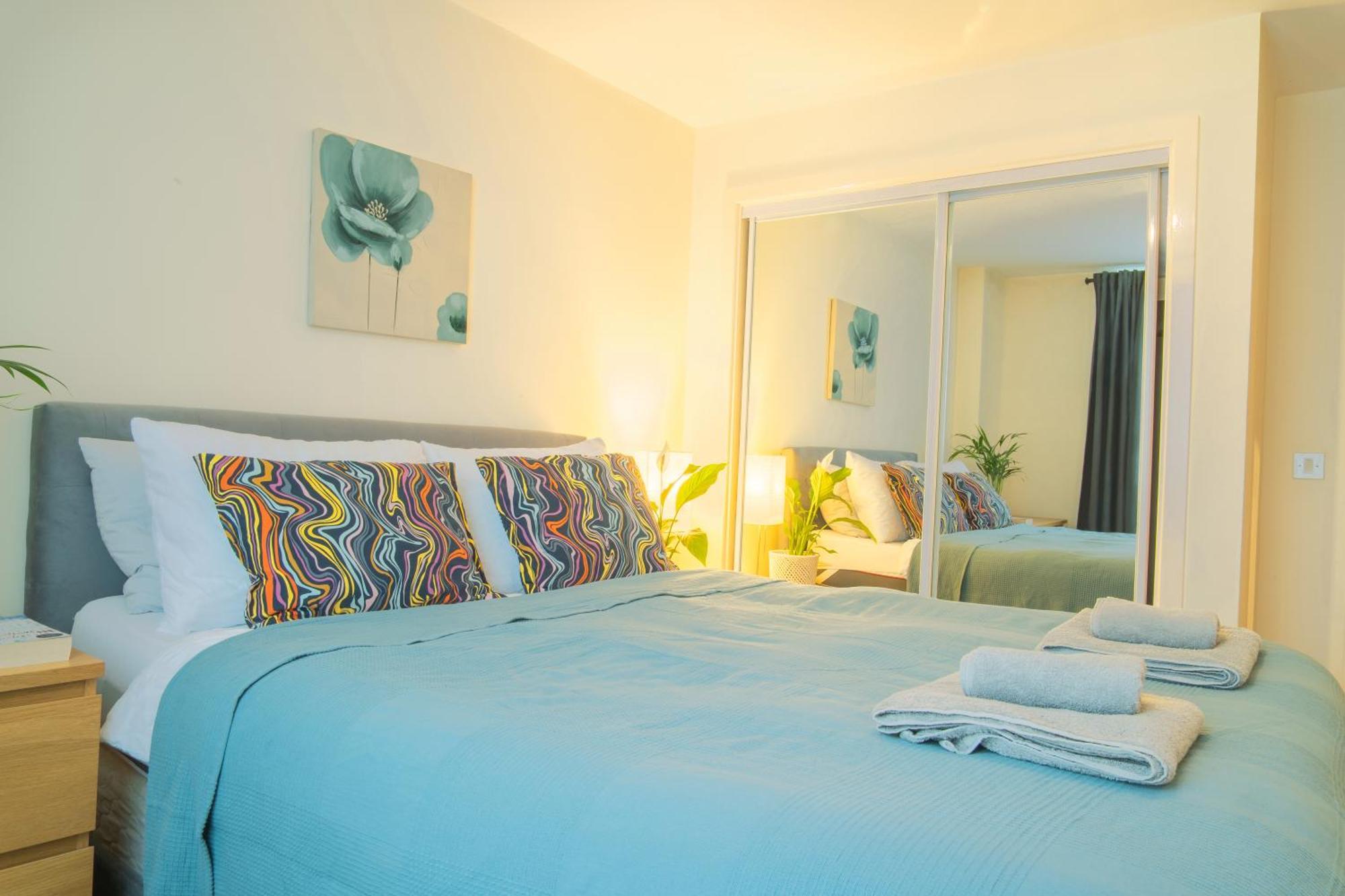 Stay In Our Stylish Flat! & Secure Building & Sleeps Up To 4 Birmingham Bagian luar foto