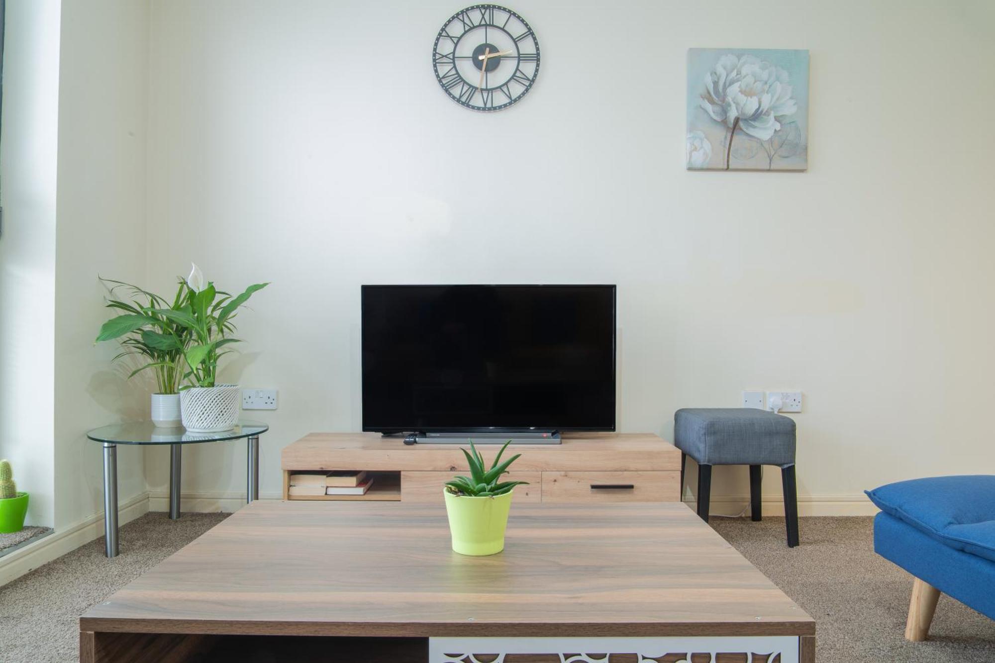 Stay In Our Stylish Flat! & Secure Building & Sleeps Up To 4 Birmingham Bagian luar foto