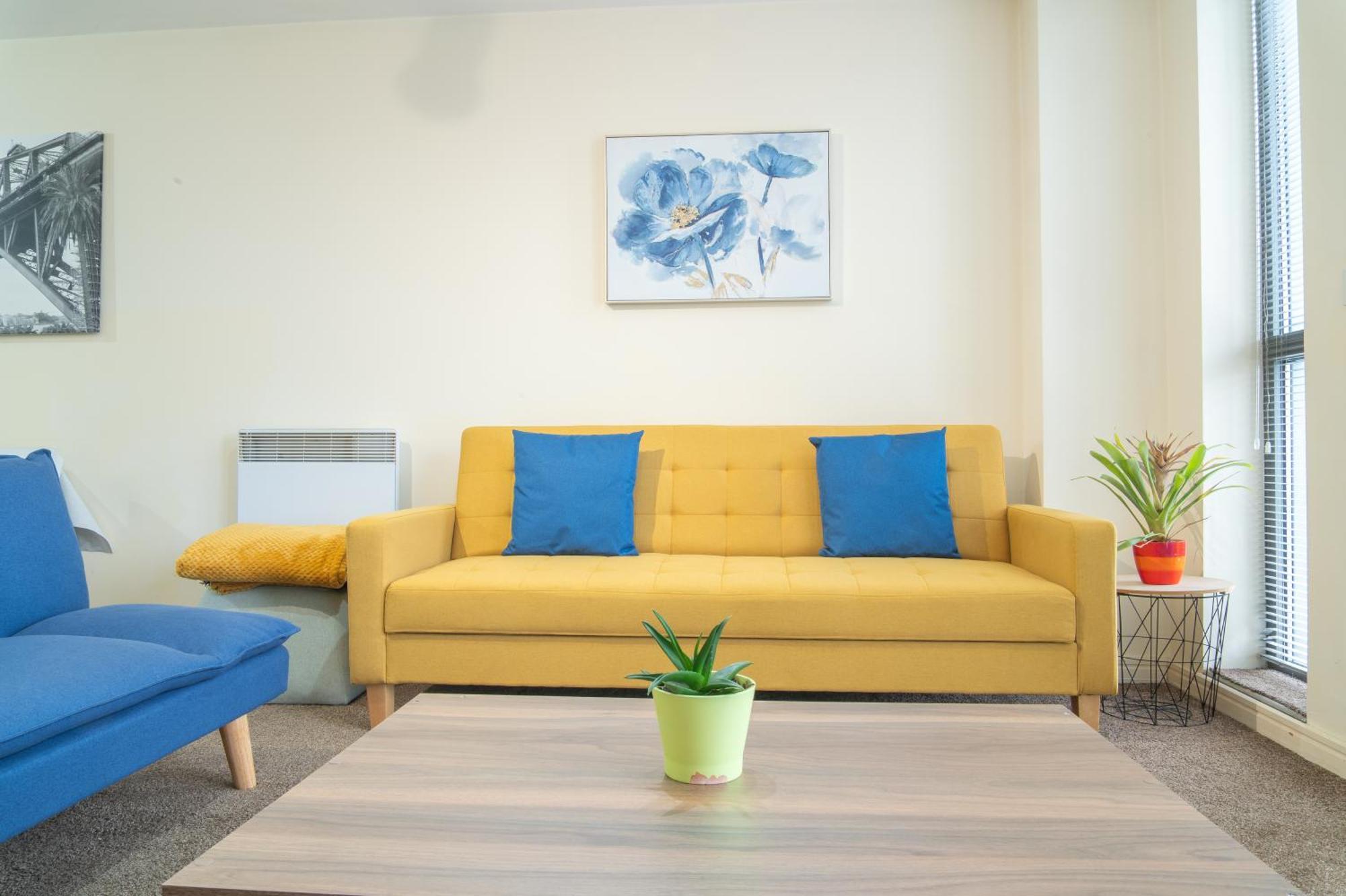 Stay In Our Stylish Flat! & Secure Building & Sleeps Up To 4 Birmingham Bagian luar foto