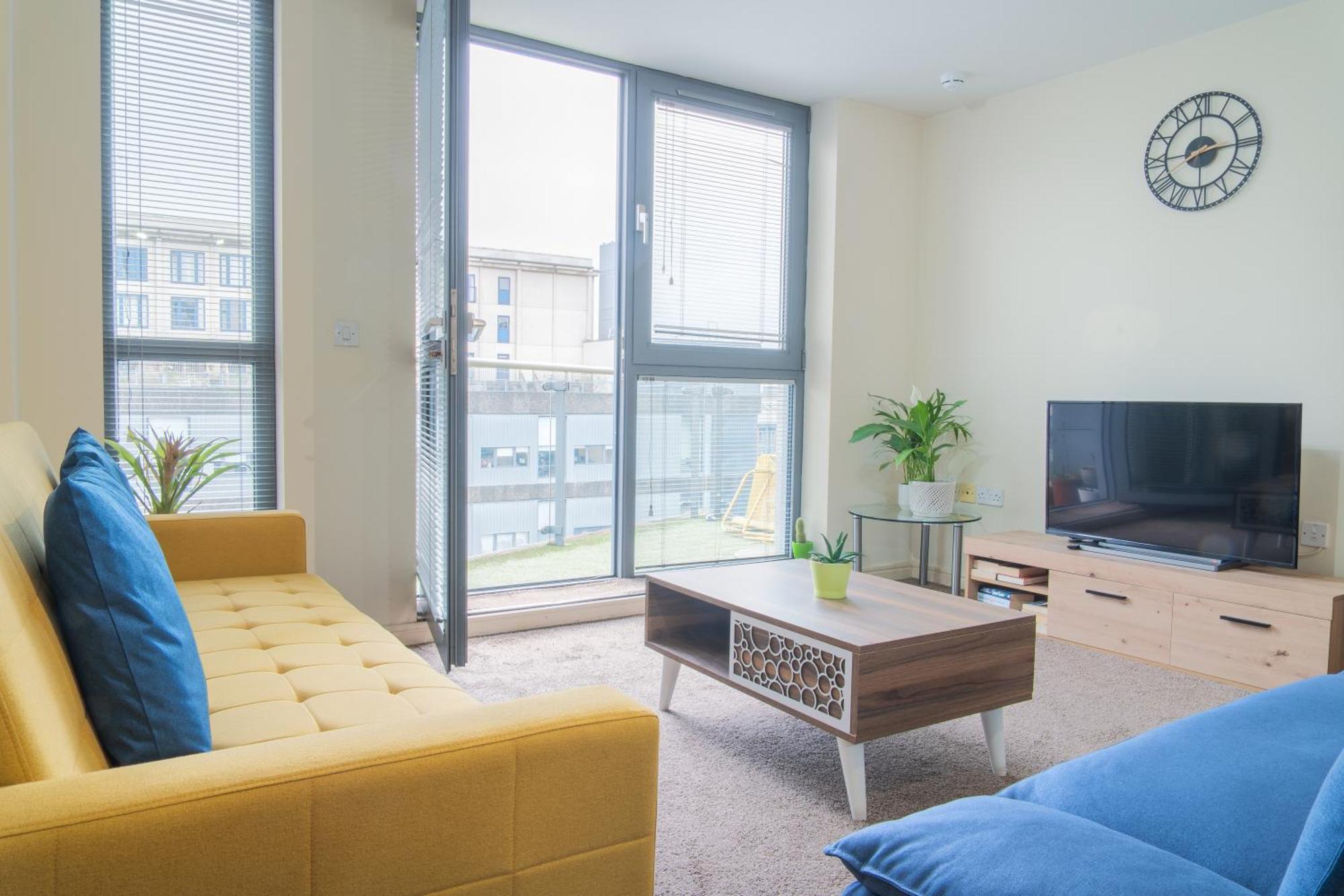 Stay In Our Stylish Flat! & Secure Building & Sleeps Up To 4 Birmingham Bagian luar foto