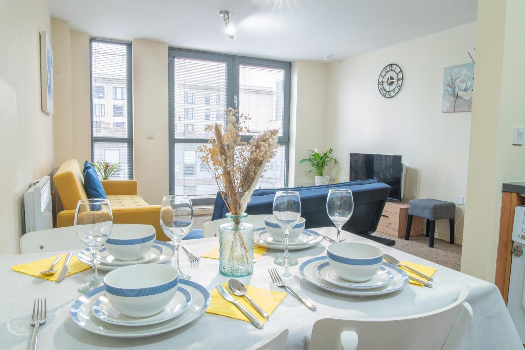Stay In Our Stylish Flat! & Secure Building & Sleeps Up To 4 Birmingham Bagian luar foto